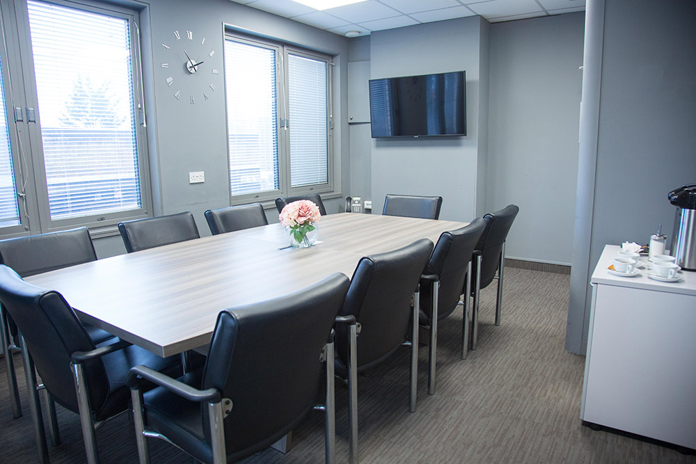 Benefits Of Hiring A Meeting Room For Remote Teams